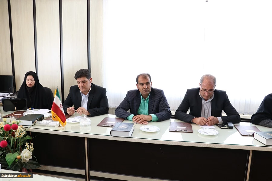 نشست بررسی و امضای تفاهم نامه درس کارورزی میان دانشگاه فرهنگیان استان و اداره کل آموزش و پرورش 8