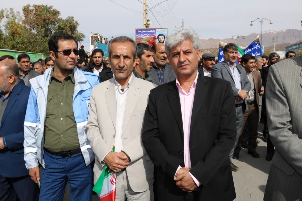 شرکت مسئولان، اساتید،کارکنان و دانشجویان دانشگاه فرهنگیان استان در راهپیمایی 13 ابان 10