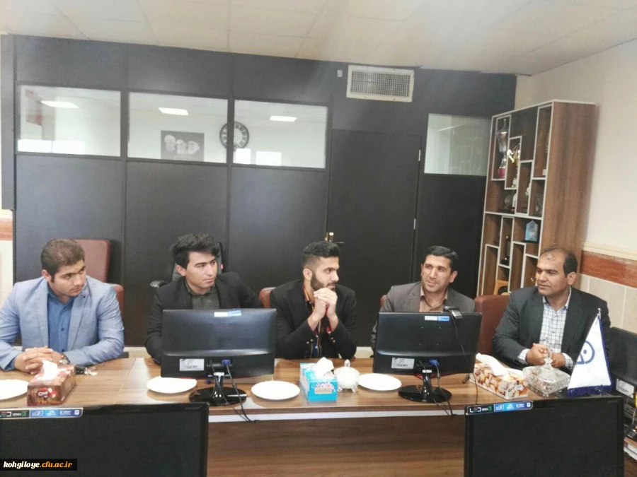 نشست صمیمی دکتر هاشمی با تشکل های دانشجویی 4