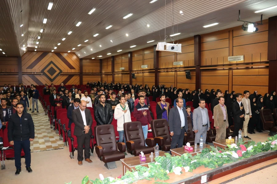 به همت تشکل انجمن اسلامی پردیس شهید ایزدپناه برگزار گردید:
رسالت تشکل های دانشجویی بعد از انقلاب اسلامی 2