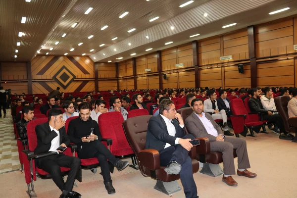 به همت تشکل انجمن اسلامی پردیس شهید ایزدپناه برگزار گردید:
رسالت تشکل های دانشجویی بعد از انقلاب اسلامی 5