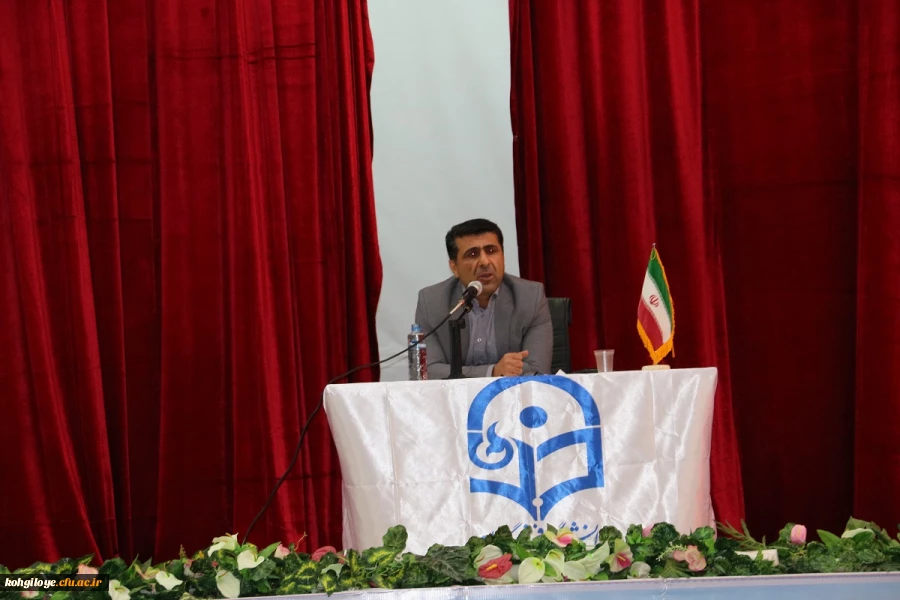 به همت تشکل انجمن اسلامی پردیس شهید ایزدپناه برگزار گردید:
رسالت تشکل های دانشجویی بعد از انقلاب اسلامی 10