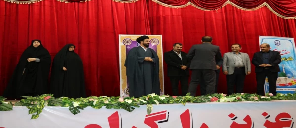 آیین تکریم و معارفه سرپرست جدید پردیس شهید ایزدپناه یاسوج برگزار گردید:

دکتر کرامت نامجو به عنوان سرپرست جدید پردیس شهید ایزدپناه یاسوج منصوب گردید. 4