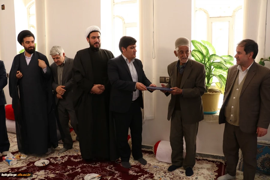 دیدار دانشگاهیان یاسوج با خانواده شهید ایزدپناه 8