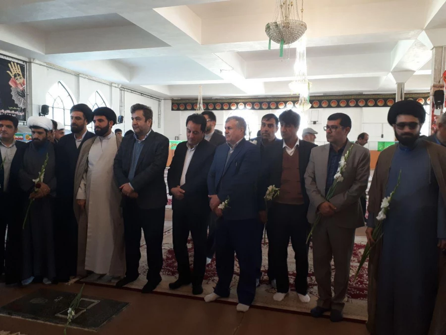 با حضور مسئولان دانشگاه فرهنگیان کهگیلویه و بویراحمد انجام شد:

آئین غبارروبی و عطرافشانی قبور مطهر شهدای یاسوج 2