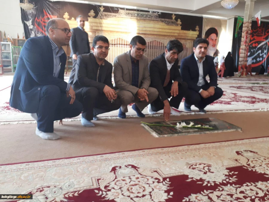 با حضور مسئولان دانشگاه فرهنگیان کهگیلویه و بویراحمد انجام شد:

آئین غبارروبی و عطرافشانی قبور مطهر شهدای یاسوج 5