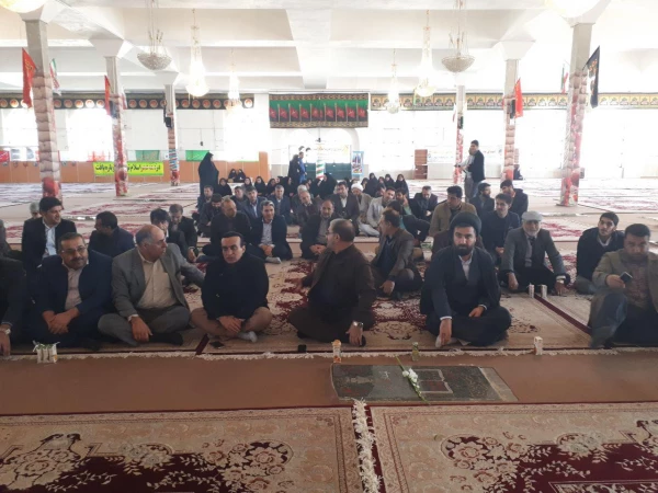 با حضور مسئولان دانشگاه فرهنگیان کهگیلویه و بویراحمد انجام شد:

آئین غبارروبی و عطرافشانی قبور مطهر شهدای یاسوج 6