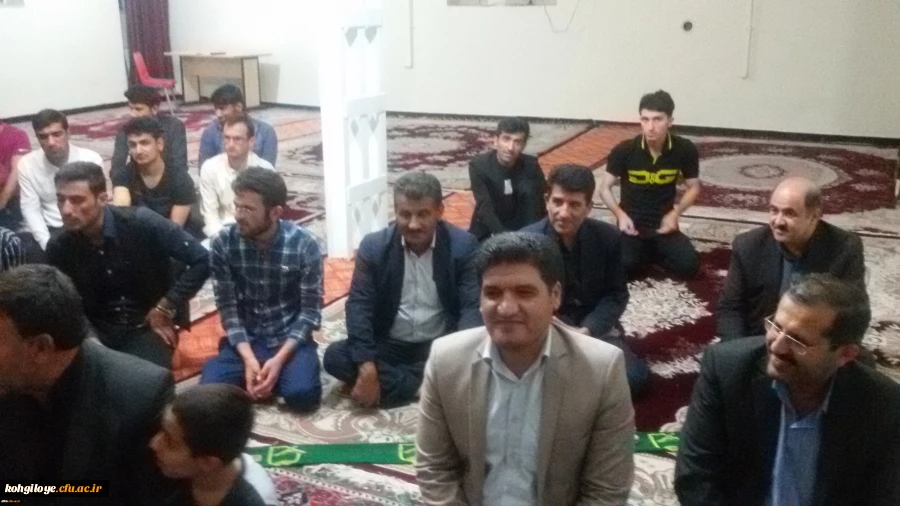 اعضای شورای مدیران دانشگاه فرهنگیان استان افطارخود را همراه با دانشجویان پردیس شهید ایزدپناه صرف نمودند. 2