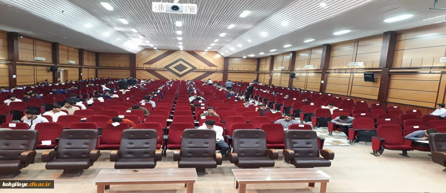 بازدید دکتر هاشمی از روند برگزاری آزمون های پایانی دانشجویان 2