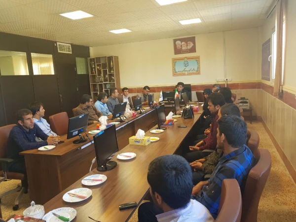 نشست صمیمی نیروهای شرکتی دانشگاه فرهنگیان استان با دکتر هاشمی 5