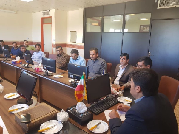 نشست صمیمی نیروهای شرکتی دانشگاه فرهنگیان استان با دکتر هاشمی 7