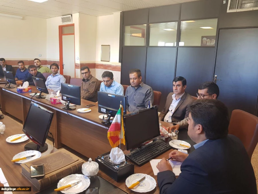 نشست صمیمی نیروهای شرکتی دانشگاه فرهنگیان استان با دکتر هاشمی 7