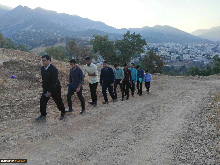 پیاده روی جمعی از دانشجویان پردیس شهید ایزدپناه به تپه نورالشهدا 4