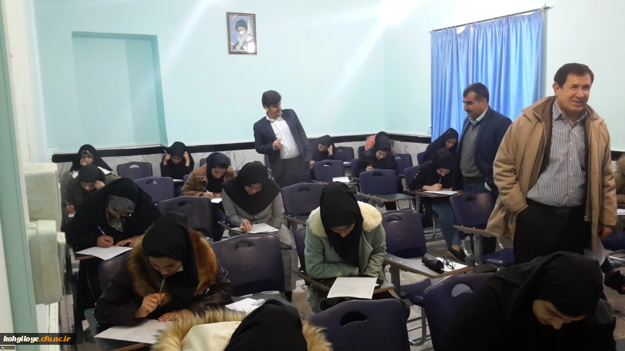 بازدید دکتر هاشمی از حوزه امتحانی پردیس کوثر 2