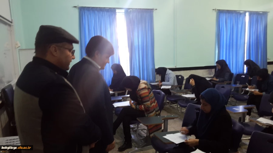 بازدید دکتر هاشمی از حوزه امتحانی پردیس کوثر 3
