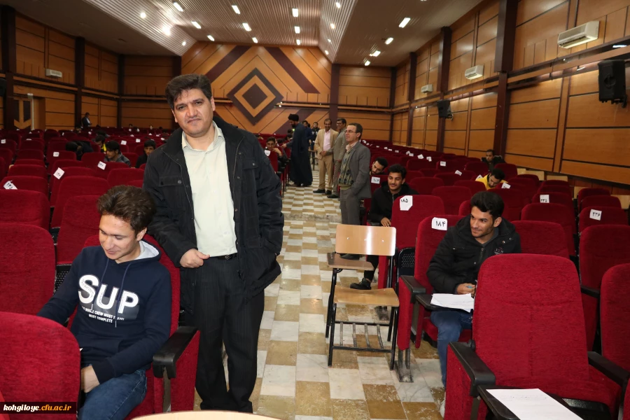 بازدید دکتر هاشمی از حوزه امتحانی پردیس شهید ایزدپناه 3