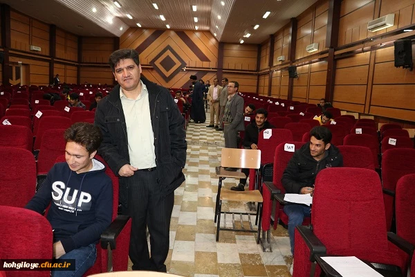 بازدید دکتر هاشمی از حوزه امتحانی پردیس شهید ایزدپناه 7