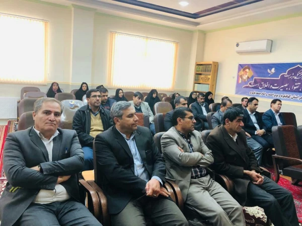 دیدار رئیس و کارکنان دانشگاه فرهنگیان استان با نماینده ولی فقیه 3