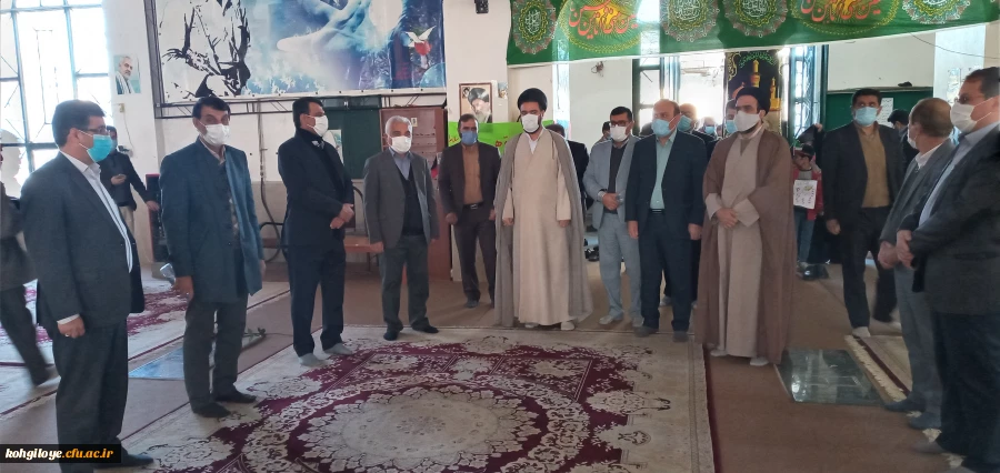 به مناسبت دهه فجر برگزار گردید:

غبارروبی گلزار شهدای استان توسط کارکنان دانشگاه فرهنگیان 3به مناسبت دهه فجر برگزار گردید:

غبارروبی گلزار شهدای استان توسط کارکنان دانشگاه فرهنگیان 7