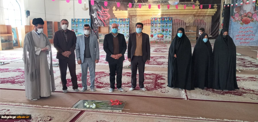 به مناسبت دهه فجر برگزار گردید:

غبارروبی گلزار شهدای استان توسط کارکنان دانشگاه فرهنگیان 6