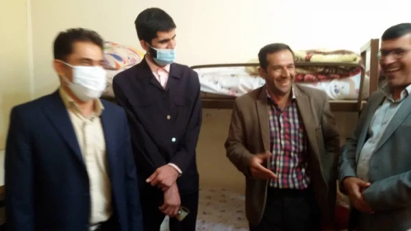 بازدید دکتر حسینی نیک از خوابگاه پوریای ولی 9