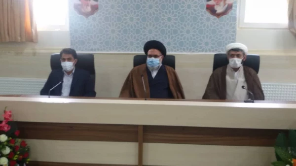 به مناسبت شهادت مولای متقیان انجام شد:

دیدار هیئت رئیسه دانشگاه فرهنگیان با امام جمعه مرکز استان 2