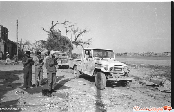 هفته دفاع مقدس بر تمام مردم سرفراز ایران به ویژه حافظان حریم انقلاب و ولایت و پیشکسوتان عرصه جهاد و شهادت گرامی باد. 5