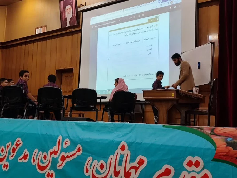 کسب مقام دانشجو معلمان استان در دهمین جشنواره تدرس برتر  منطقه 7 دانشگاه فرهنگیان  7