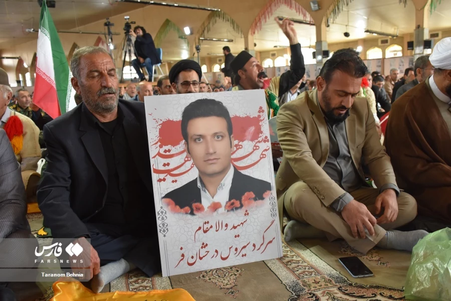 شرکت مدیریت ،کارکنان ، اساتید، دانشجویان دانشگاه فرهنگیان در مراسم یوم الله 9 دی در مصلی یاسوج 4