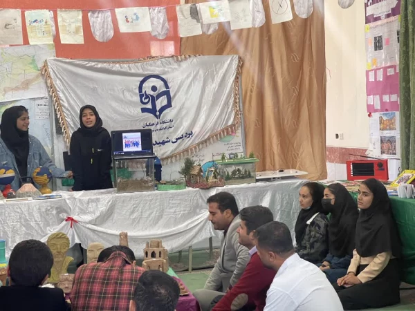 نمایشگاه دست ساخت های دانش آموزان 2