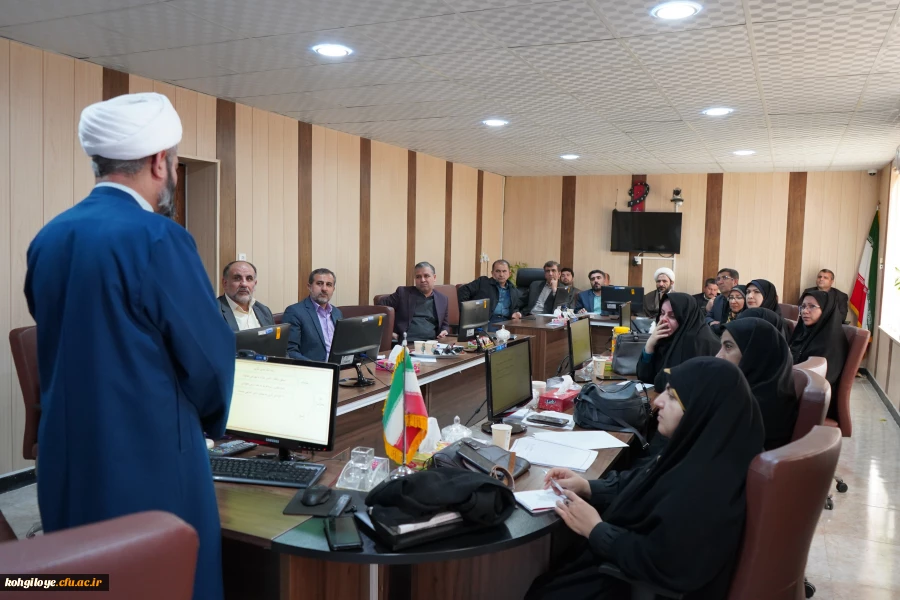 طرح عروج(دوره معرفت افزایی و توانمندسازی اعضای هیات علمی و اساتید دانشگاه فرهنگیان)
 11