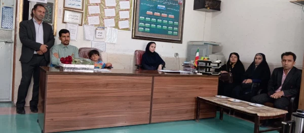 تقدیر از مدیران و معلمان راهنمای مدارس مجری کارورزی  4