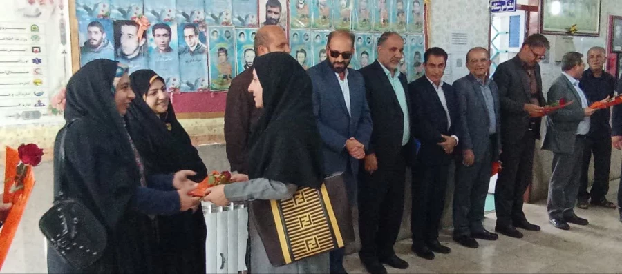 تقدیر از مدیران و معلمان راهنمای مدارس مجری کارورزی  9