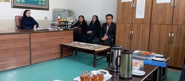 تقدیر از مدیران و معلمان راهنمای مدارس مجری کارورزی  11