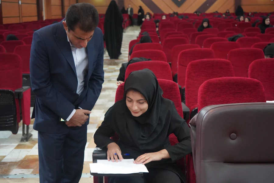 بازدید مدیریت دانشگاه فرهنگیان در اولین روز برگزاری امتحانات 11
