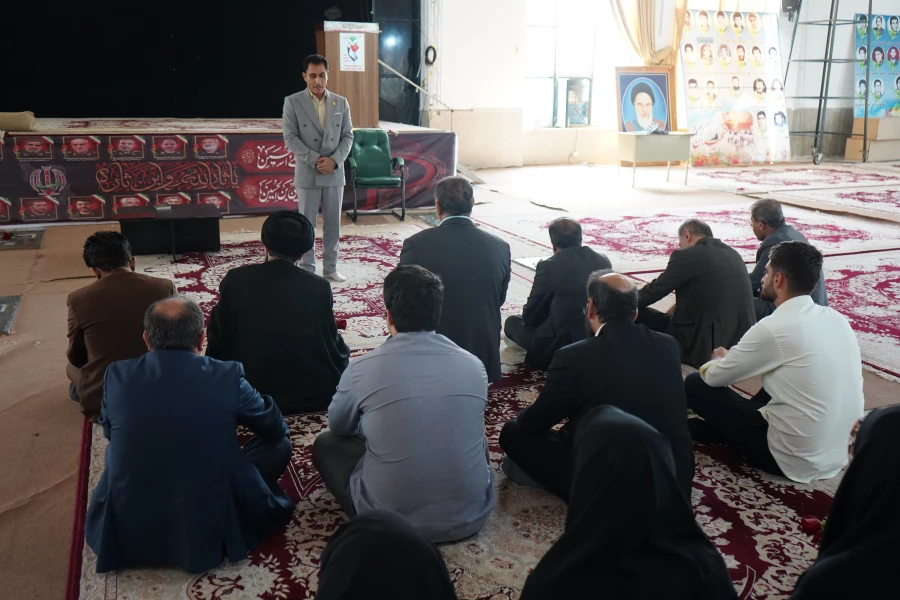 غبارروبی و عطرافشانی گلزار شهدا 7