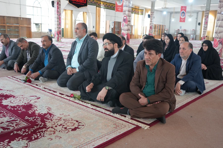 غبارروبی و عطرافشانی گلزار شهدا 8