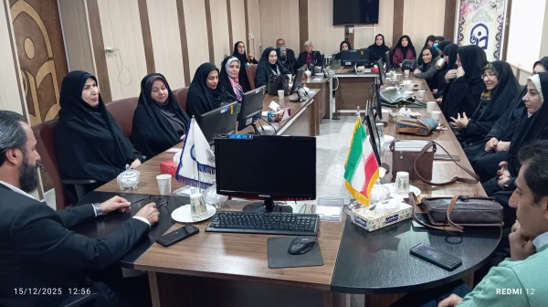 تجلیل سرپرست دانشگاه فرهنگیان استان کهگیلویه و بویراحمد از همکاران زن پردیس های استان 3