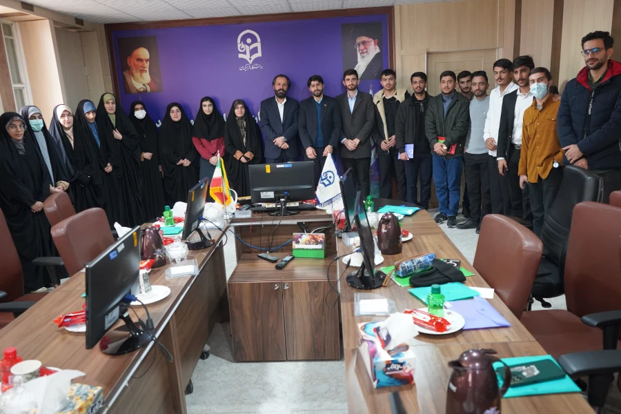 دیدار اعضای شورای مرکزی بسیج دانشجویی با سرپرست جدید دانشگاه فرهنگیان 8