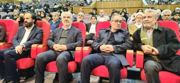  «تجلیل از دانشجویان و دانش آموزان ممتاز شاهد و ایثارگر» 10