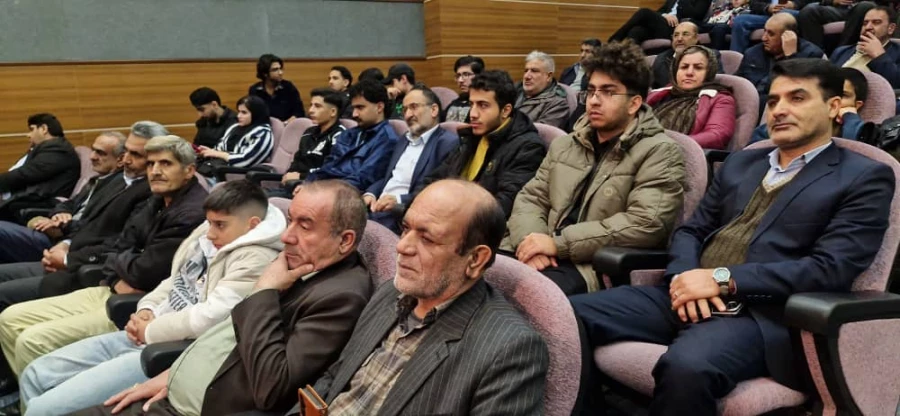  «تجلیل از دانشجویان و دانش آموزان ممتاز شاهد و ایثارگر» 11