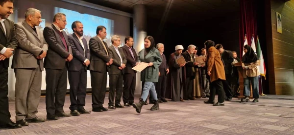  «تجلیل از دانشجویان و دانش آموزان ممتاز شاهد و ایثارگر» 13