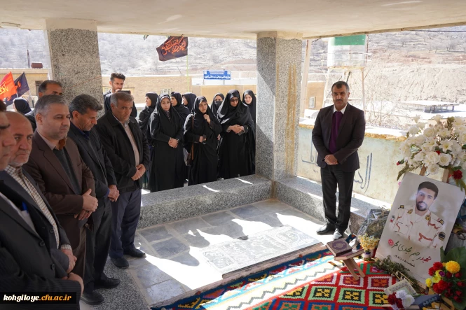 دیدار سرپرست دانشگاه فرهنگیان استان با خانواده شهید رحیم مجیدی مهر و اعلام برگزاری «جایزه ملی ایثار»