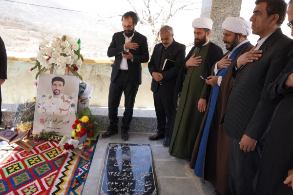 دیدار سرپرست دانشگاه فرهنگیان استان با خانواده شهید رحیم مجیدی مهر و اعلام برگزاری «جایزه ملی ایثار» 3