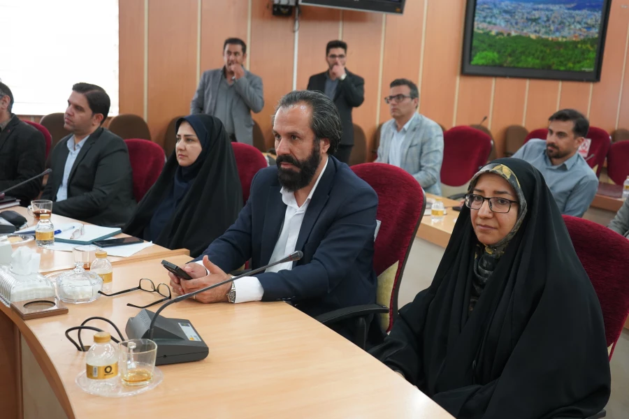 طرح راه اندازی «خانه خلاقیت دانشگاه فرهنگیان کهگیلویه و بویراحمد» با تایید دکتر افشین، معاون علمی و فناوری ریاست جمهوری، به تصویب رسید.
 5