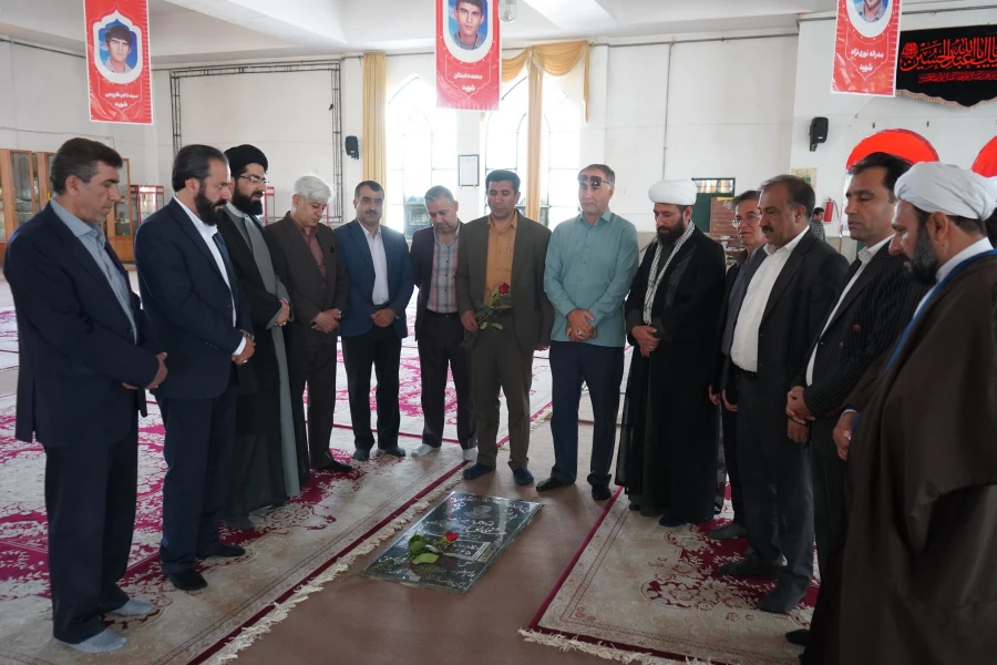 مراسم تجلیل از فعالان و خادمان اقامه نماز دانشگاه فرهنگیان کهگیلویه و بویراحمد 3