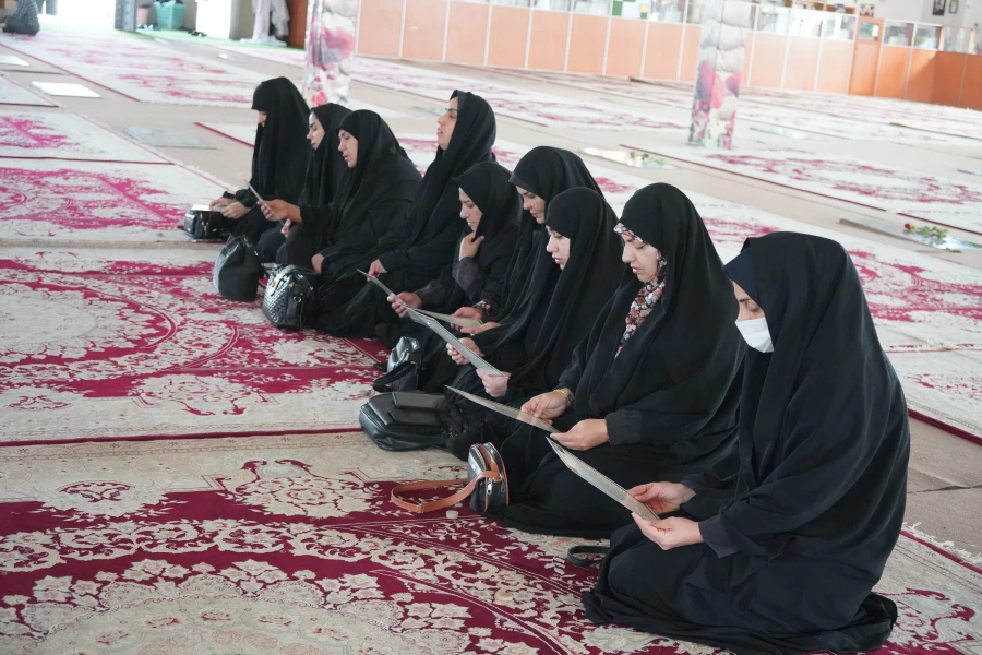 مراسم تجلیل از فعالان و خادمان اقامه نماز دانشگاه فرهنگیان کهگیلویه و بویراحمد 6