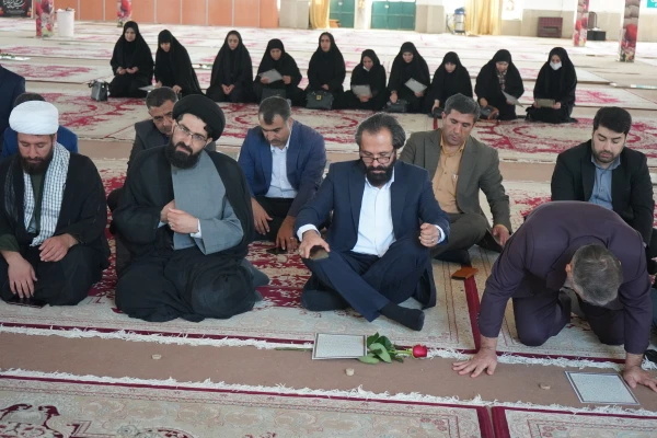 مراسم تجلیل از فعالان و خادمان اقامه نماز دانشگاه فرهنگیان کهگیلویه و بویراحمد 8