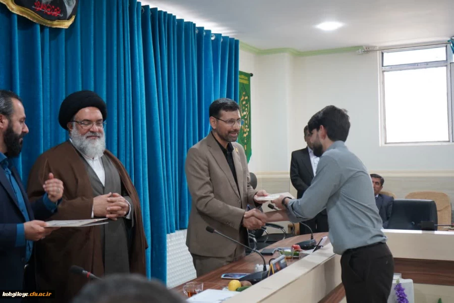 دیدار دکتر ابراهیمی و مسئولین دانشگاه فرهنگیان کهگیلویه و بویراحمد با حضرت آیت الله حسینی 7