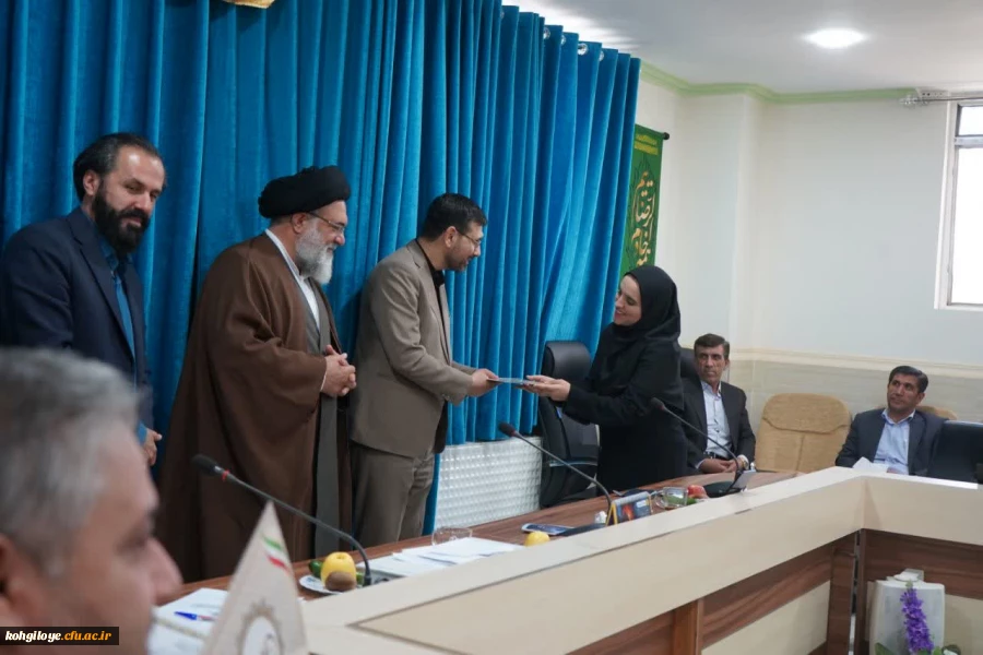 دیدار دکتر ابراهیمی و مسئولین دانشگاه فرهنگیان کهگیلویه و بویراحمد با حضرت آیت الله حسینی 8